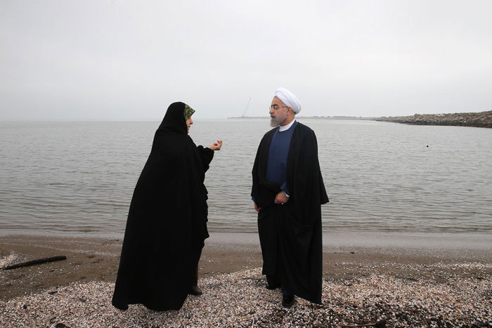 روحانی در ساحل خزر + تصاویر