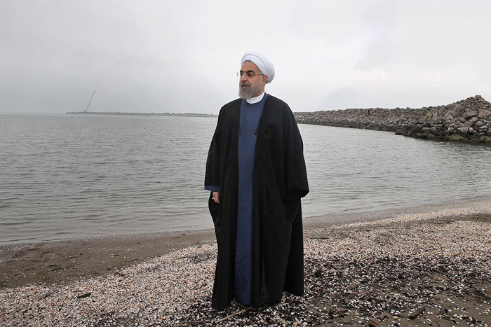 روحانی در ساحل خزر + تصاویر