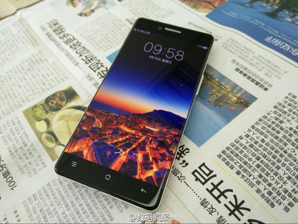 تصاویر جدید از گوشی بدون لبه Oppo R7 به بیرون درز کرد + تصاویر