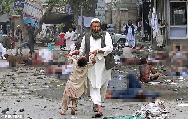 تصاویری دلخراش از حمله انتحاری گروه تروریستی داعش در افغانستان