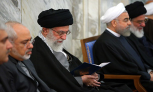 حضور رهبر معظم انقلاب در مراسم ترحیم والده رئیس‌جمهوری + فیلم
