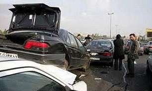تصادف زنجیرهای جاده کرمانشاه 3 مصدوم بر جای گذاشت/ بارندگی و لغزندگی جاده علت حادثه تصادف زنجیرهای جاده کرمانشاه 3 مصدوم بر جای گذاشت/ بارندگی و لغزندگی جاده علت حادثه