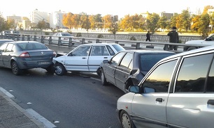 تصادف زنجیرهای در جاده نیشابور/ 17 مسافر نوروزی مصدوم شدند تصادف زنجیرهای در جاده نیشابور/ 17 مسافر نوروزی مصدوم شدند