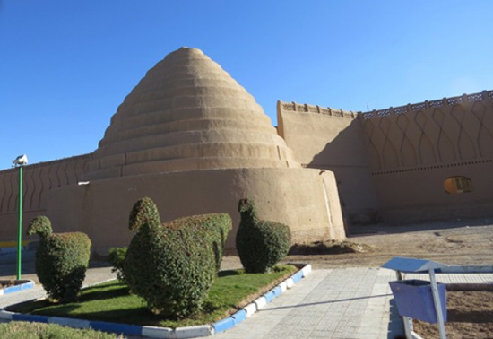 کشف بقایای دایناسورها در کرمان + تصاویر