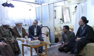 روحانیان همواره منادی عدالت و در مبارزه با ظلم و فساد پیشگام بودند