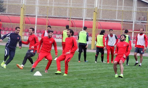 از کوتاه کردن چمن درفشی فر تا اخراج صادقیان!