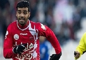 طارمی: پورحیدری بزرگ ماست و دست او را می‌بوسم