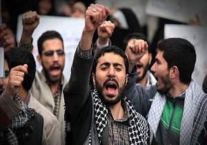 برافراشته پرچم هیهات من الذله در میدان فلسطین/ پناهیان: دولت موضع قاطعی در برابر آل سعود اتخاذ کند