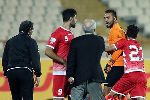 سازمان لیگ برتر فوتبال: پرسپولیس باید با سوشا فسخ کند