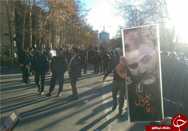 حاج قاسم در کنار دانشجویان مشهدی