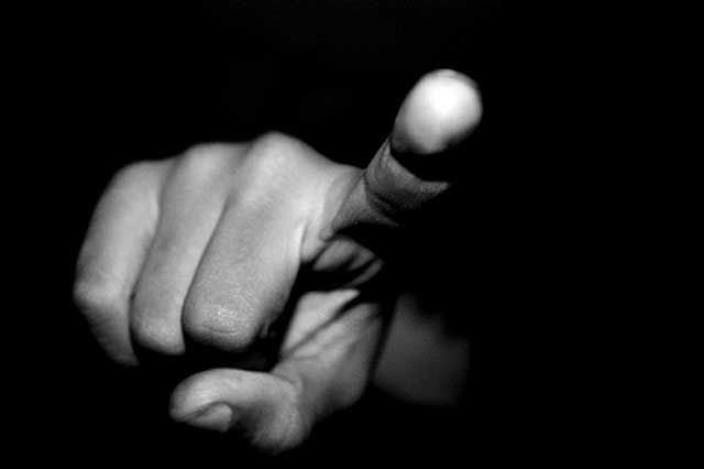بد&zwnj;دهنی و فحاشی ممنوع!/ ناسزاگویی؛ از استهزا و تخریب تا تنزل جایگاه اجتماعی