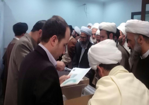 حضور داوطلبان در محل برگزاری آزمون خبرگان رهبری