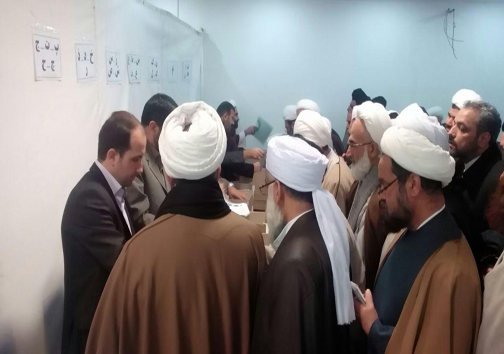 حضور داوطلبان در محل برگزاری آزمون خبرگان رهبری