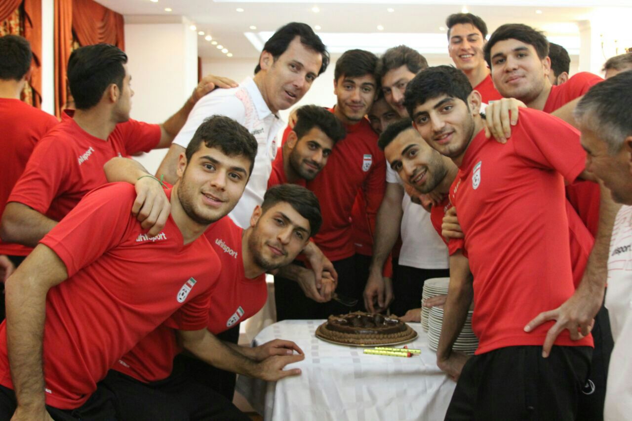 جشن تولد مدافع تیم فوتبال امید