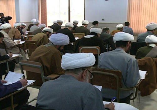 آزمون علمی داوطلبان نمایندگی خبرگان بدون حضور برخی چهره&zwnj;های سرشناس برگزار شد+تصاویر