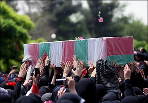 تشییع پیکر پاک یکی از قربانیان منا و شهدای مدافع حرم