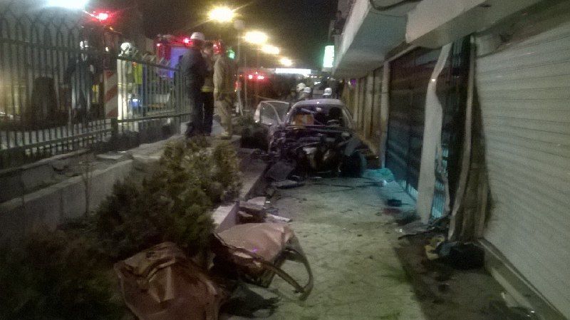 تصادف مرگبار 206 با گاردریل در اتوبان یادگار امام/ 3 تن کشته و مجروح شدند