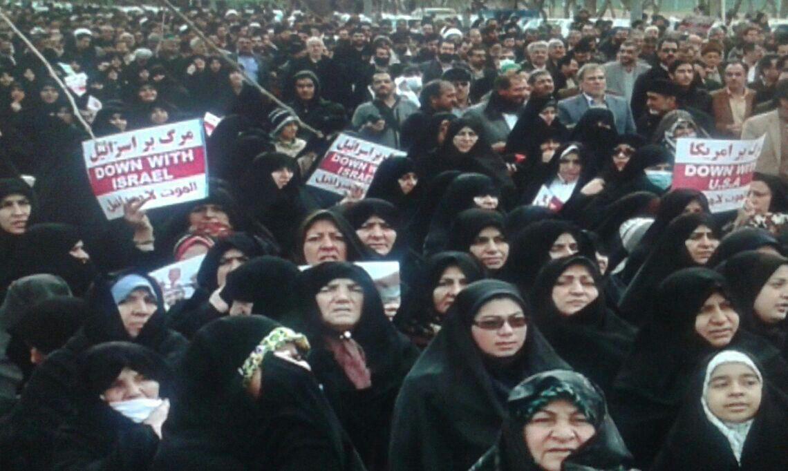 راهپیمایی نمازگزاران در اعتراض به شهادت آیت الله نمر+ تصاویر