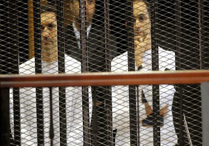 حکم حبس حسنی مبارک و فرزندانش تأیید شد