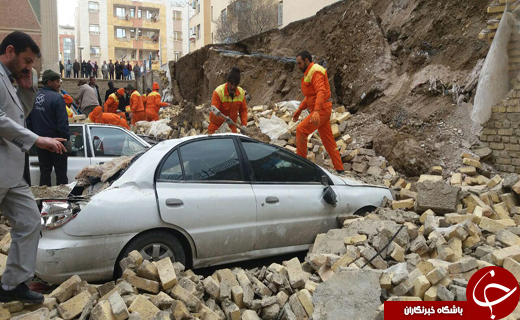 دیواری که به 10 خودرو آسیب زد + تصاویر