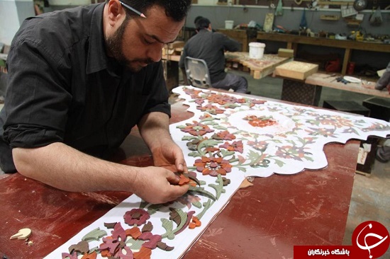 نصب دکور چوبی داخل ضریح جدید حضرت عباس علیه السلام