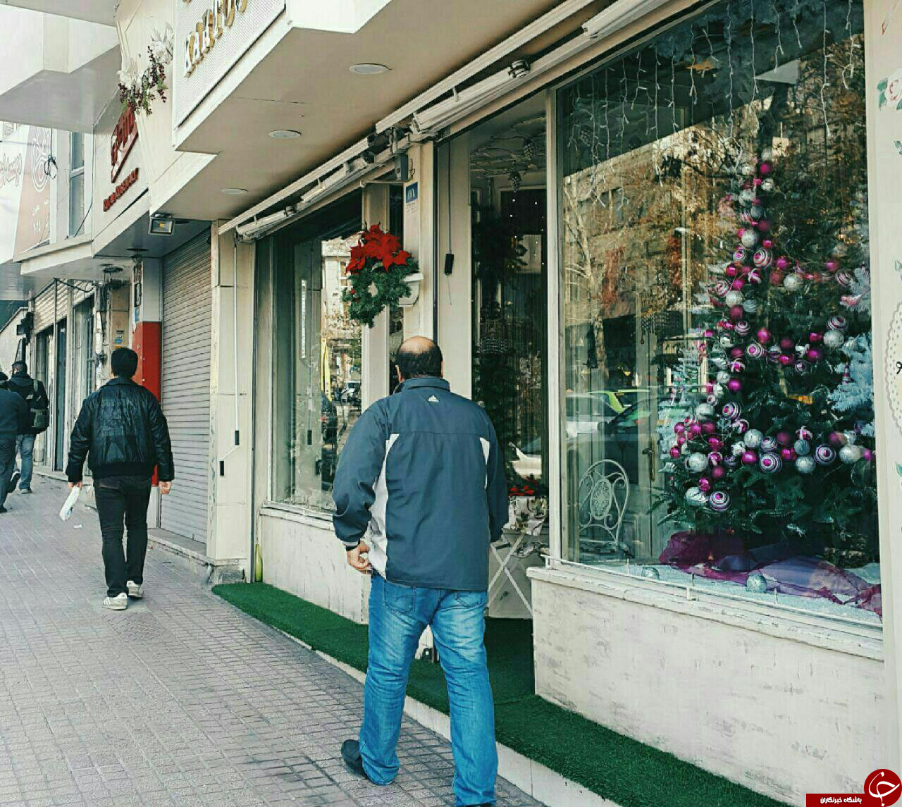 کریسمس درخیابان های قدیمی تهران
