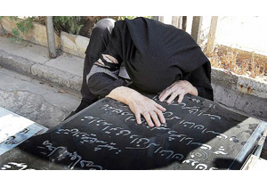در گذشت مادر3 شهید در همدان