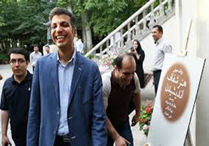 جشن امضا و دیدار با «عادل فردوسی‌پور» به بهانه «هنر شفاف اندیشیدن»