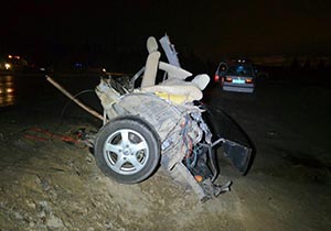 نجات  معجزه آسای دو سرنشین خودرو سواری از سانحه دلخراش رانندگی