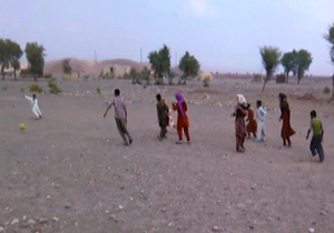 بازی کودکانه در دل یک روستا + فیلم
