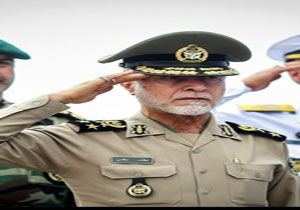 فرمانده کل ارتش از مرکز آموزش درجه داری پدافند هوایی اراک بازدید کرد
