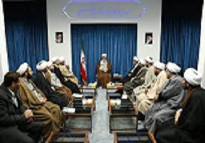 روحانیون و طلاب هویت زندگی طلبگی را حفظ کنند