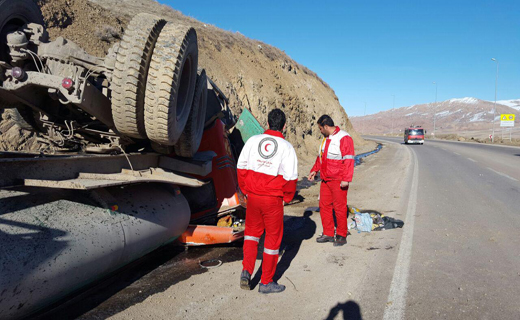 واژگونی تانکر حامل اسید در قزوین+تصاویر