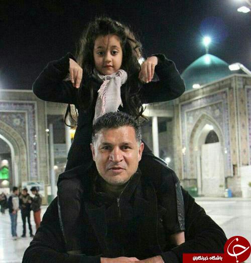 علی دایی و دخترش در حرم امام رضا(ع)