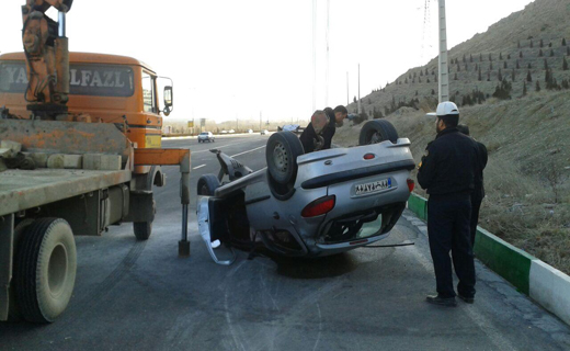 واژگونی خودرو به روایت تصویر