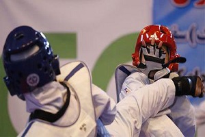 سر بانوان تکواندوکار بی کلاه ماند