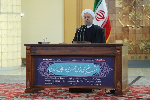برجام موانع پیشرفت را از پیش پای ملت ایران برداشت/اگر چتر ولایت نبود در این نقطه از موفقیت نبودیم