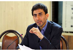استقبال دانش آموزان روستایی از ورود کتابخانه سیار روستایی