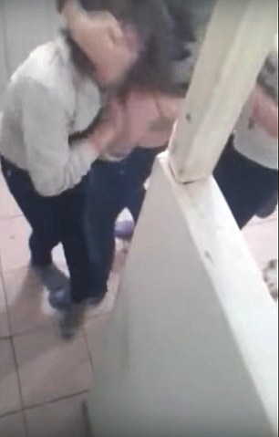 قتل پسر نوجوان با 20 ضربه چاقو برای سرقت دوچرخه/کتک زدن دختر بی&zwnj;گناه تا سرحد مرگ بخاطر زندگی در یتیم&zwnj;خانه+تصاویر