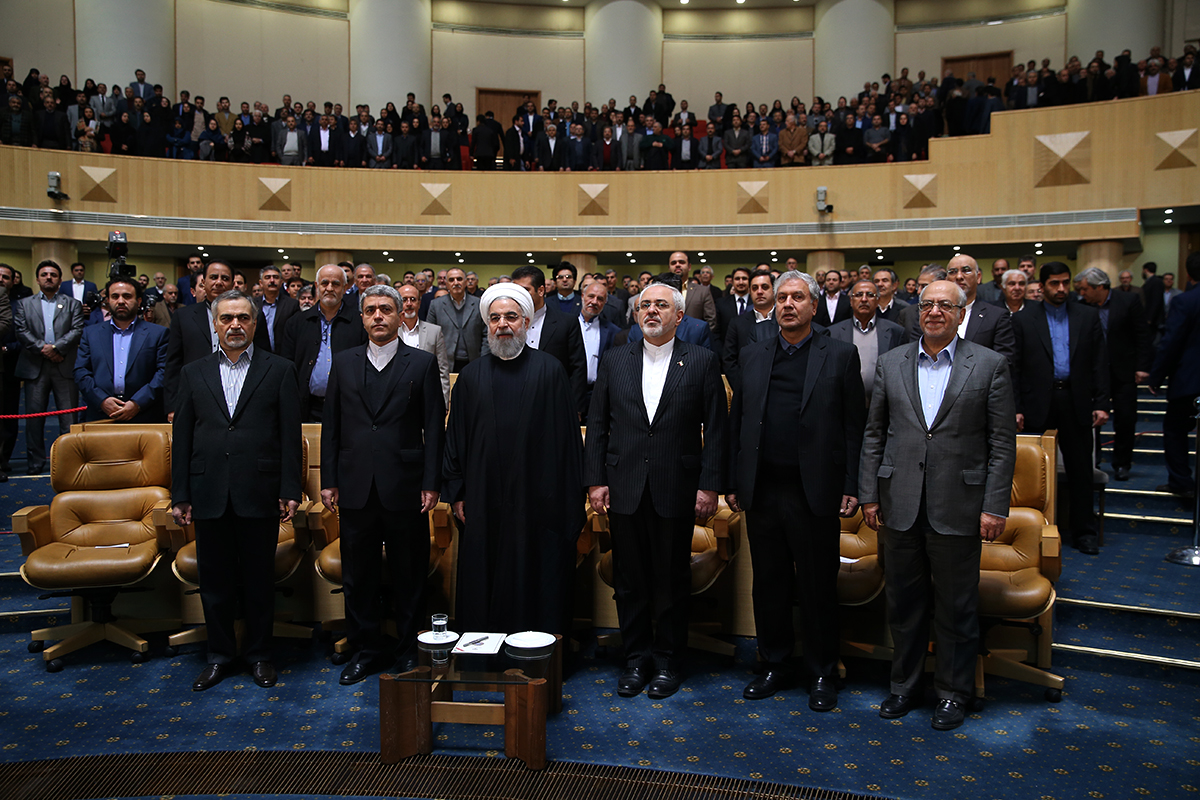 همایش اجرای برجام، فصلی نو در اقتصاد ایران با حضور روحانی آغاز شد