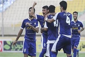 مهاجم استقلال جراحی می شود