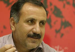 ما شاعر پولدار نداریم