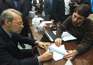 لاریجانی از حوزه انتخابیه قم داوطلب نمایندگی مجلس دهم شد