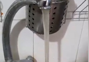 وضعیت نامناسب آب شرب ملایر + فیلم