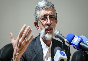 برخی در کشور به دنبال بزک کردن چهره زشت آمریکا هستند/ کاری کنیم که وحدت شکسته نشود