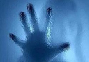 آزارجنسی دختر دانشجو توسط پسر نقاب‌ دار
