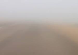 مه، جاده را بلعید + فیلم