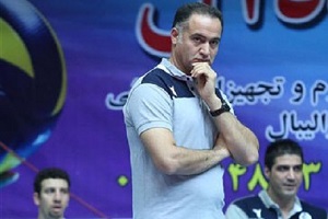اکبری:امیدوارم لیگ به قمه‌کشی نرسد!