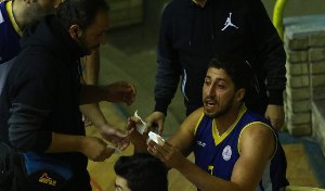 حسن‌زاده: مردمک چشمم خونریزی دارد/ خدا کند چیز مهمی نباشد