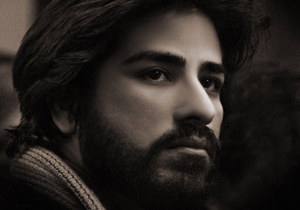 ذهن شاعر همه چیز را در مدار نوشتن قرار می‌دهد